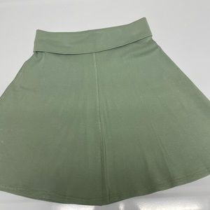 Hardtail pale green skirt size 7/8 small